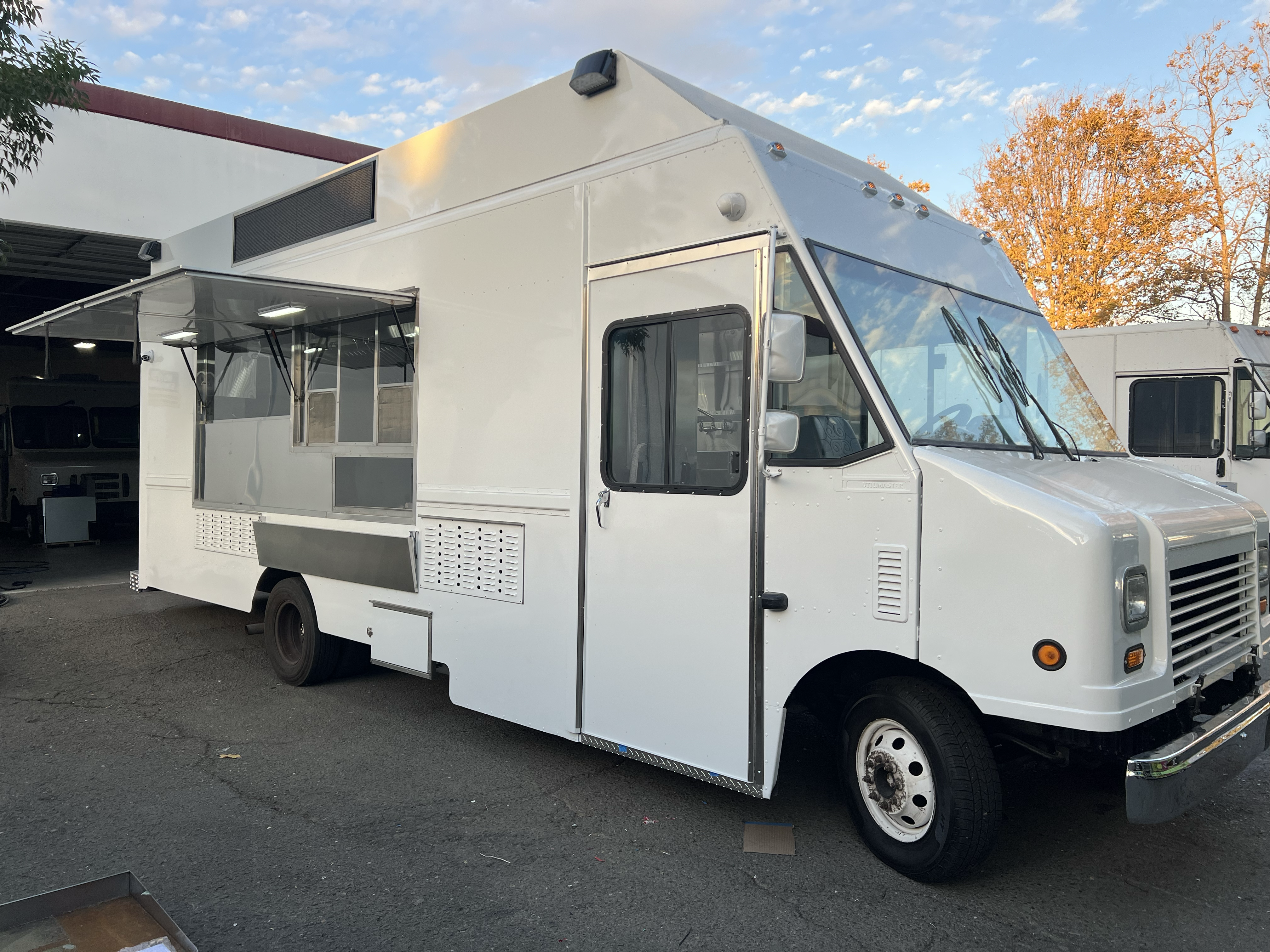 Custom-built food truck in Bay Area